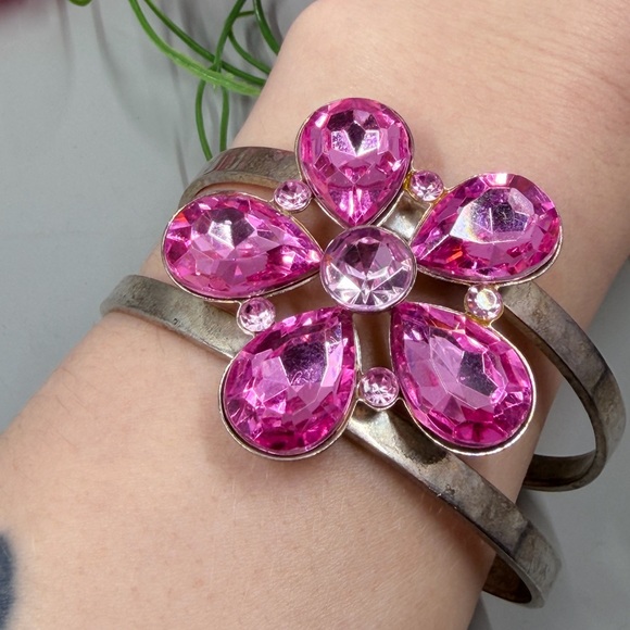 Bright and Fun Pink Crystal Flower Vintage Open Bangle Bracelet - Picture 2 of 4